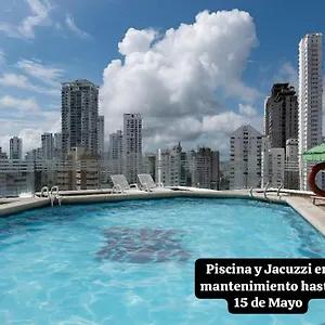 En Bocagrande - Piscina, Jacuzzi Y Mar Cartagena