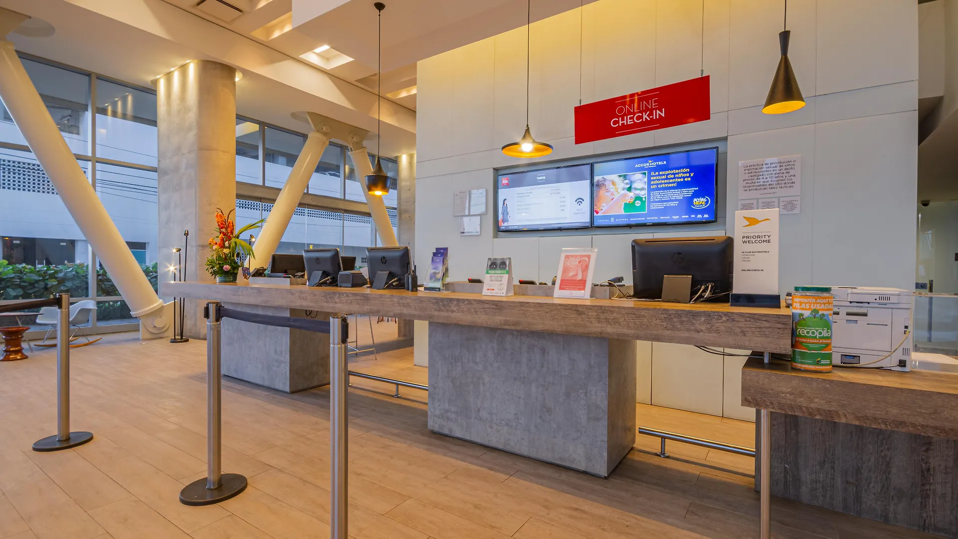 ホテル Ibis Cartagena Marbella コロンビア